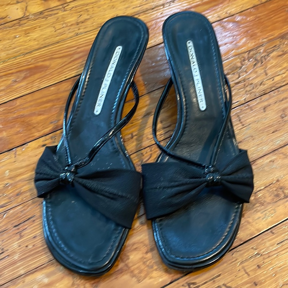 Donald J Pliner 7.5 black strappy open toe
